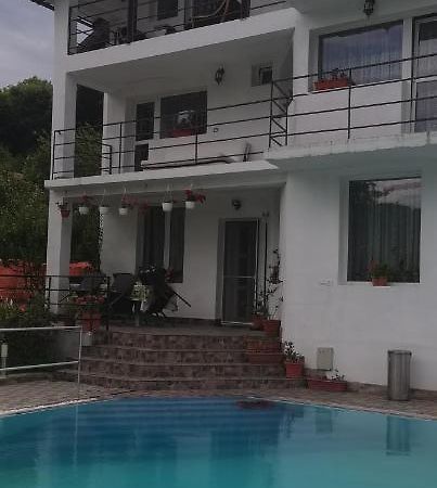 Labebe - Vidraru Hotel Arefu Luaran gambar